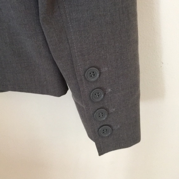 19. New York and Company Career Blazer - Picture 3 of 4